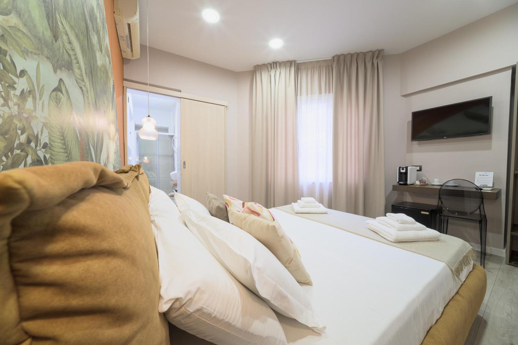 B&B Les Lumieres Salerno Bagian luar foto