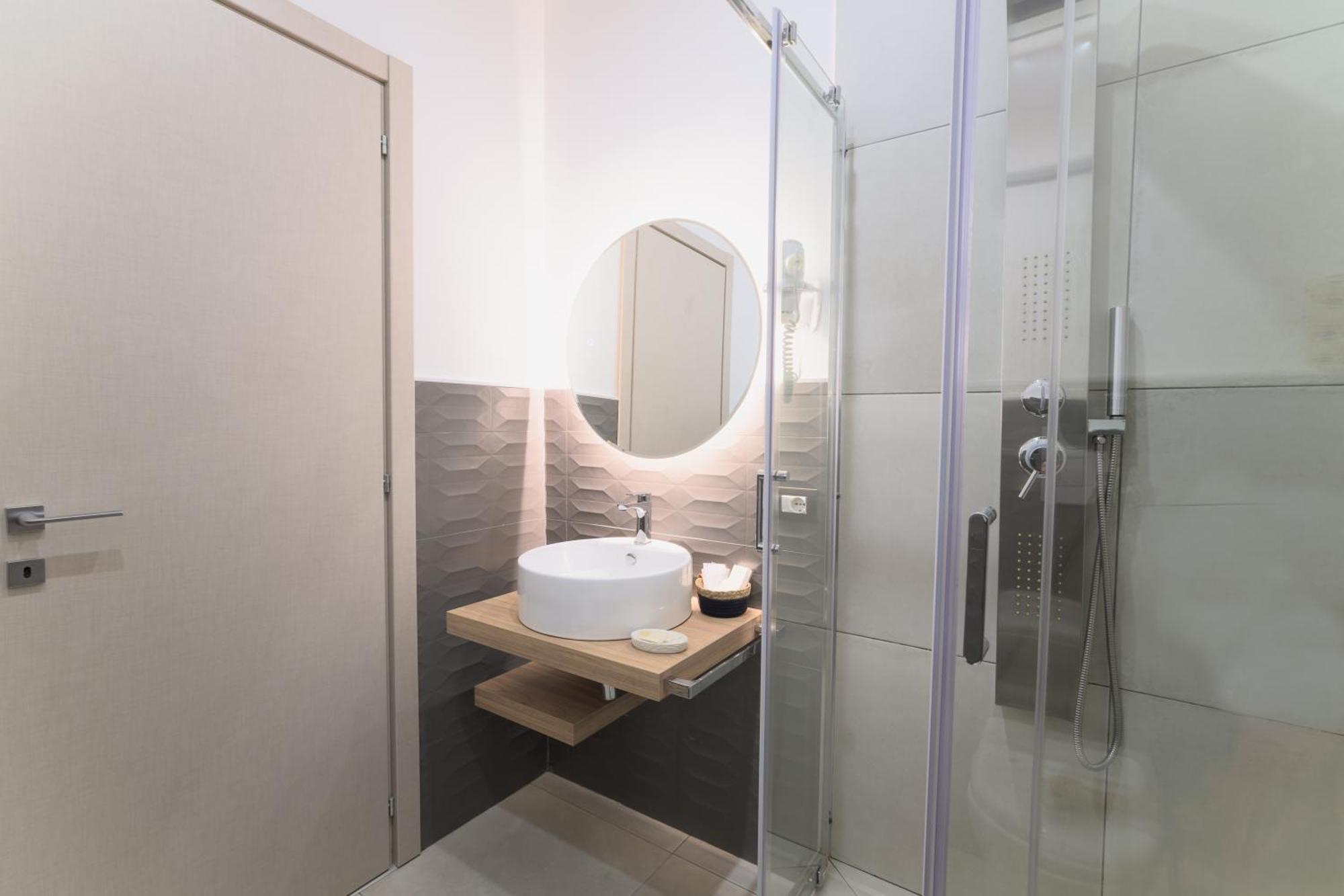 B&B Les Lumieres Salerno Bagian luar foto