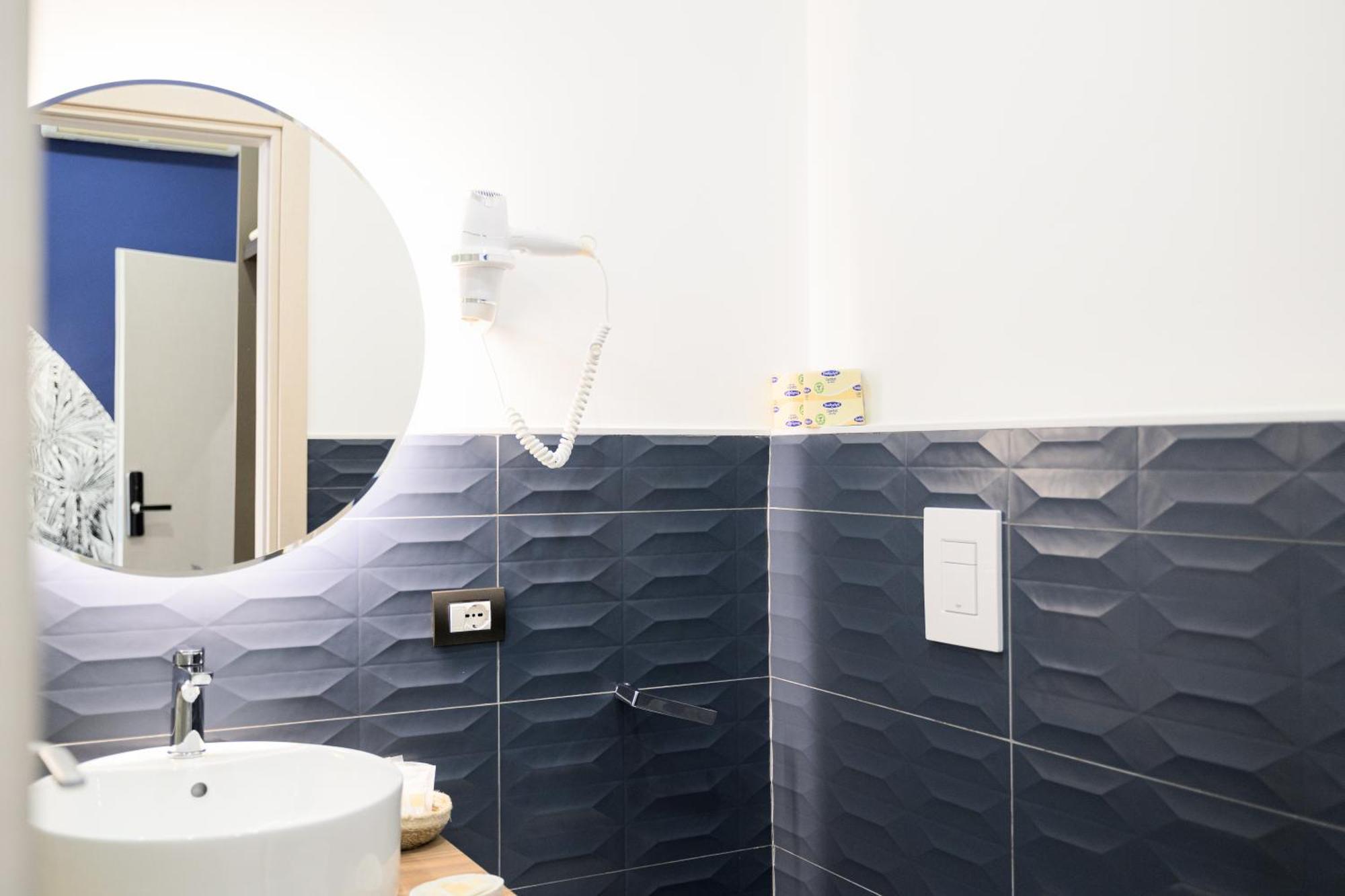 B&B Les Lumieres Salerno Bagian luar foto